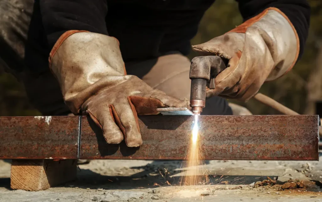 Industrii cheie pentru aparatele de tăiat cu plasma Hypertherm